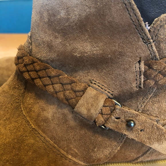 Teva boots. Chocolate suede with braiding detail. - Picture 9 of 9